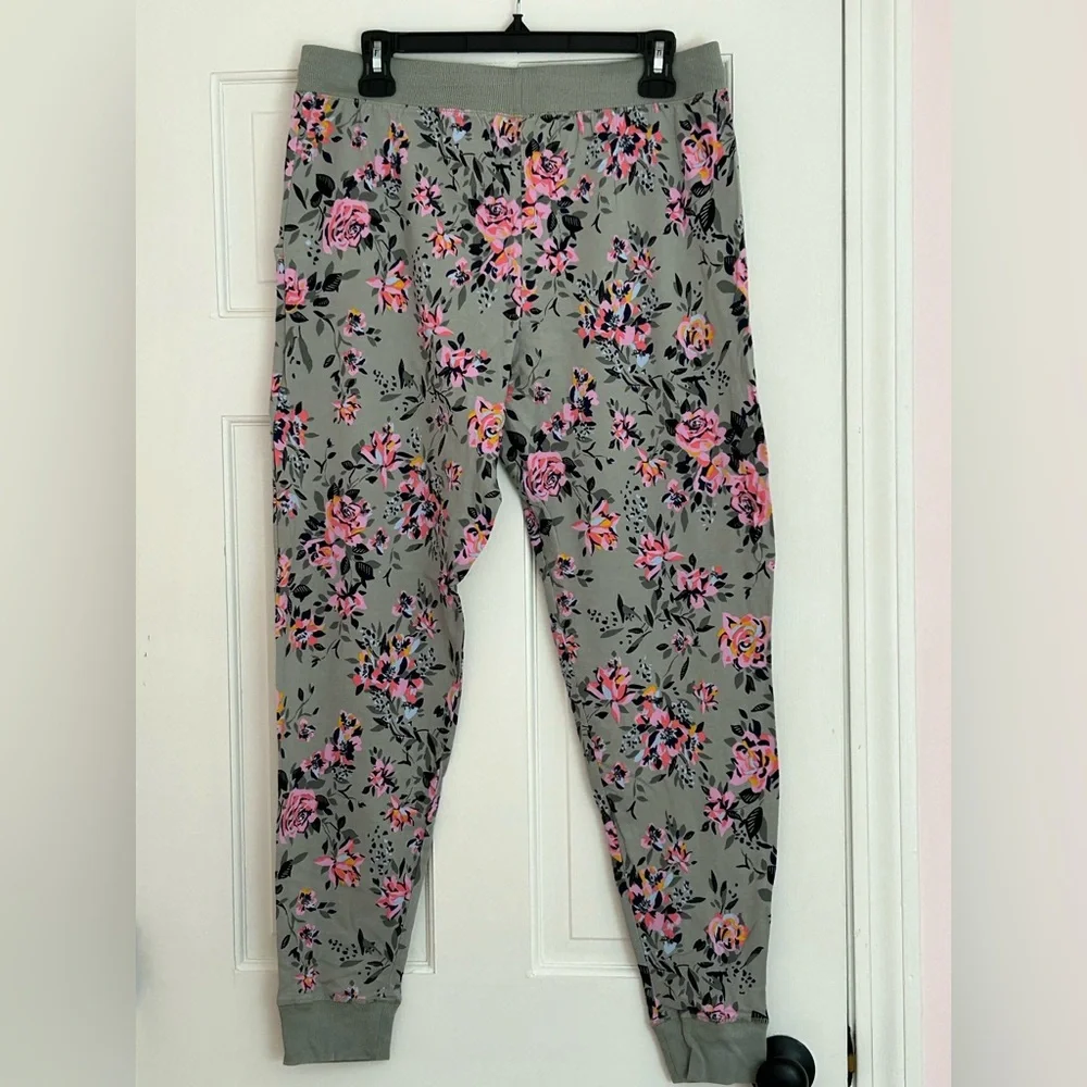 Vera Bradley floral joggers - Picture 2 of 2